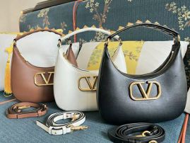 Picture of Valentino Lady Handbags _SKUfw125464697fw